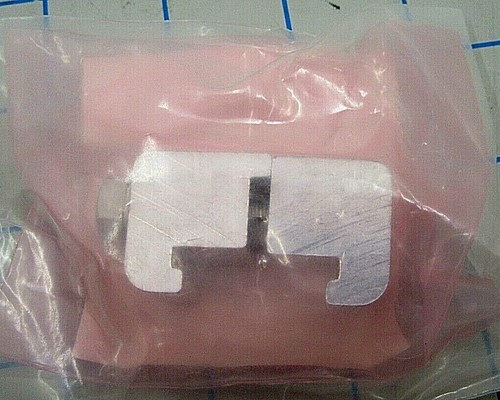 9060313 (LOTTO DI 14) / MORSETTO C DOPPIO ARTIGLIO FLANGIA ISO-K / EDWARDS	 - Foto 1 di 4