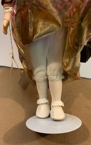 Anco Porcelain Doll girl Linda Classical Symphony 17” tall with stand and cloths - Picture 6 of 8