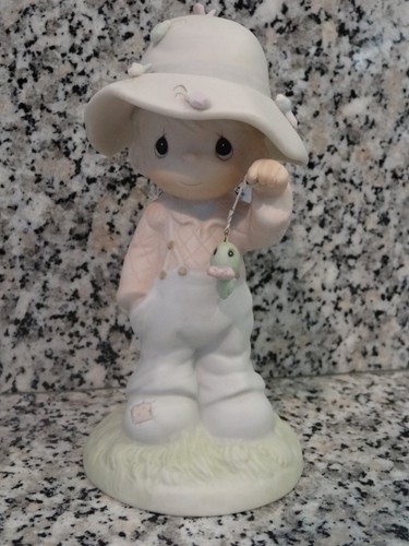 Precious Moments My Love Will Never Let You Go Figurine-Retired 2004-Mint - Picture 6 of 6
