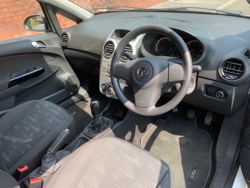 Corsa 1ltr,54444 miles, Spares/Repair (suspected Slave Cylinder) still drivable. - Picture 9 of 11