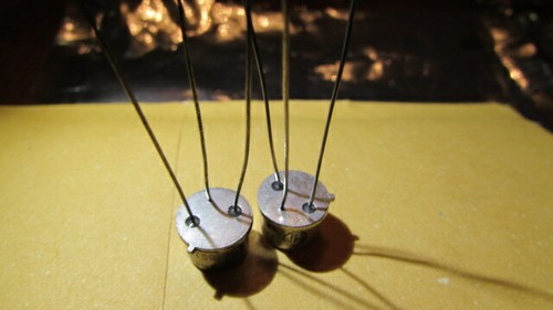 2N404 Holtek Semiconductor Germanium PNP Transistor Fuzz Pedal (2 pieces) U.S.A. - Picture 5 of 12