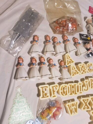 Large Vintage Cake Topper Lot- Lots of Wilton Pieces! - Picture 2 of 19