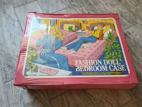 Vintage Fashion Doll Bedroom Case Barbie Doll Holder 1985 Tara Toy Play