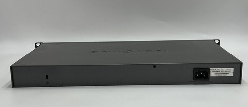Netgear ProSafe GS748T v4 48-port GbE Network Switch /w rackmount ears - Picture 5 of 6