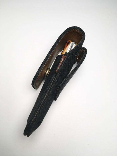Hand Engraving on Fine Gentleman's Pocket Knife in Black Sheath - Picture 12 of 12