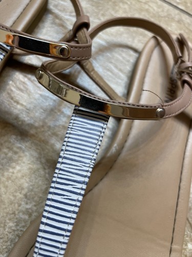 Call it Spring Aarenial Thong Sandals Size Womens 8 EUC Flat Gray White Tan Gold - Picture 3 of 6
