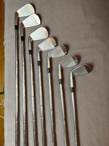 Bridgestone J33 Forged Cavity Back Iron Set 4-PW DG S300 Sfiff 1020 Carbon Steel - Picture 4 of 8