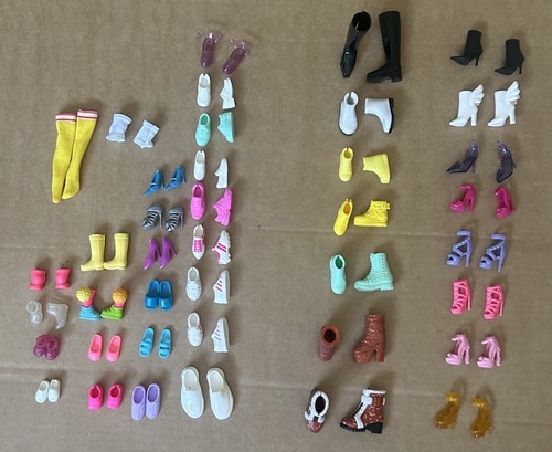 Lote Mixto 40 Pares Muñeca Zapatos Botas Tacones Planos Barbie Ken Moda y Otras Muñecas - Imagen 1 de 11