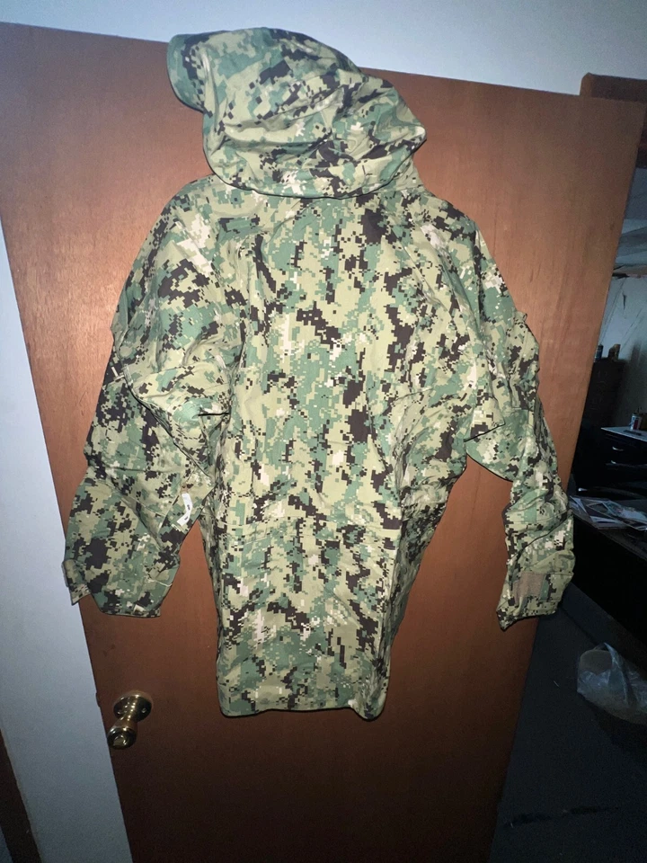 US Navy Wet/Cold Weather NWU Type III Woodland Parka - Image 2 of 4