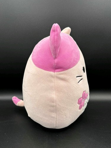 Squishmallows Roseanne la Flor Rosa Sakura Cat 8" Nuevo con Etiquetas Hot Topic Exclusivo - Imagen 3 de 6