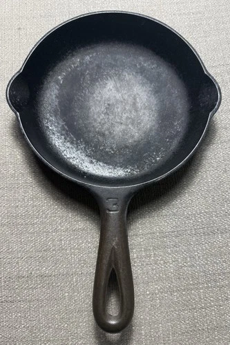 Griswold No. 3 (709 B) Cast Iron Skillet Large Block Logo. Ready To Be Used!