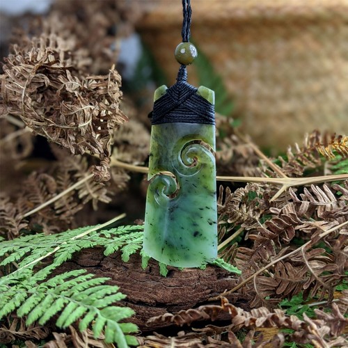 81stgeneration Nephrite Jade Necklace Double Koru Toki Pendant Hand Carved - Bild 6 von 11
