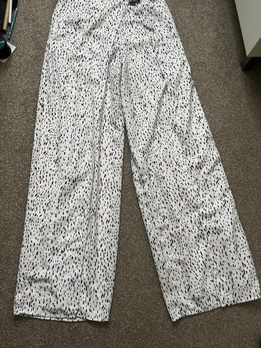 Size 6 Asos Design Wide Open Leg Jumpsuit, White with Belt - Imagen 3 de 9