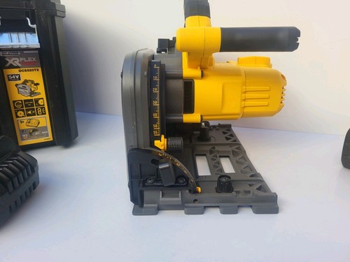 DeWalt DCS520 54V Plunge Saw XR FLEXVOLT 2x6Ah - Picture 7 of 14