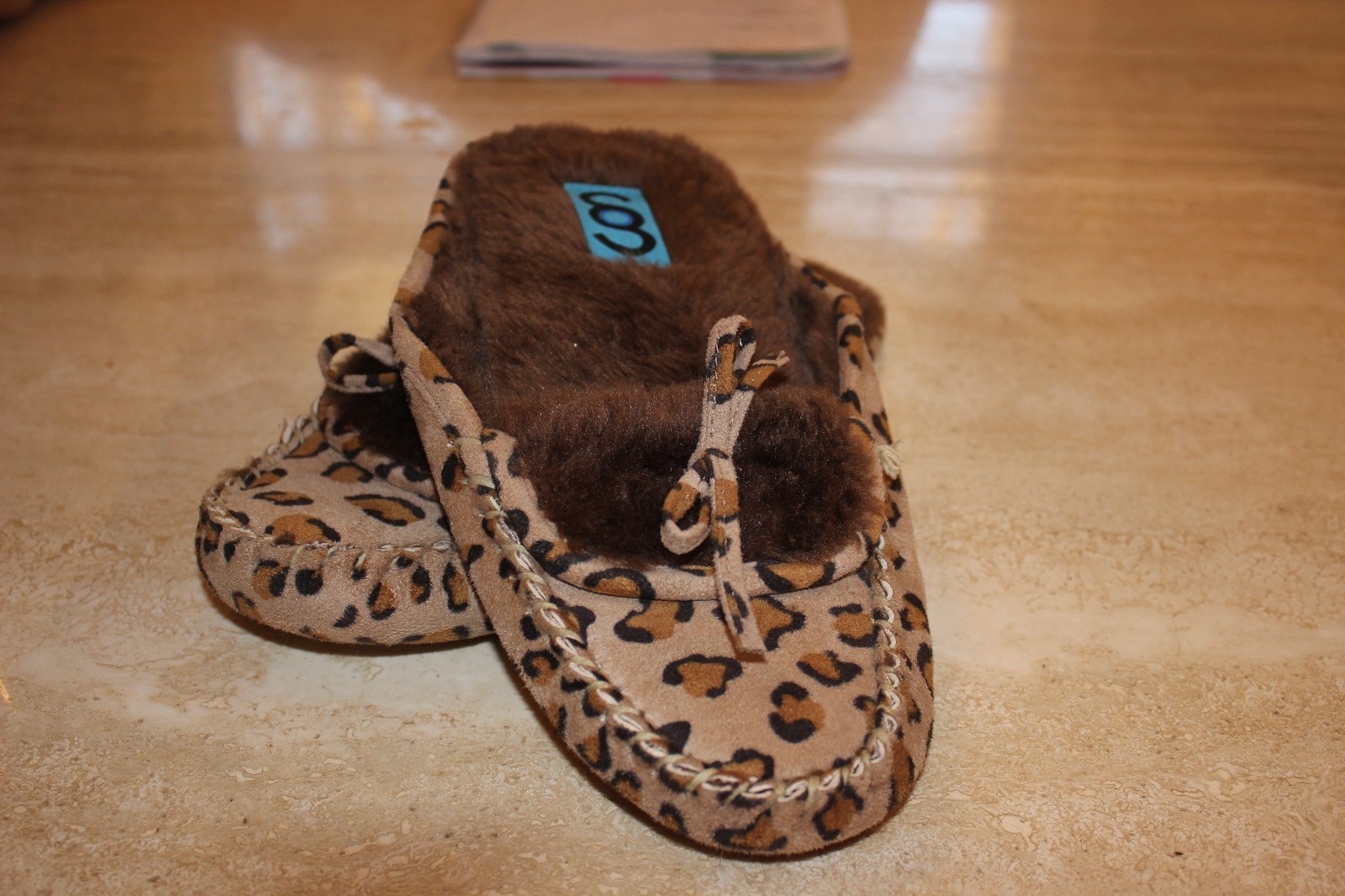 Ladies Genuine Sheepskin and Suede Slide On Slippers Size L (8/9 US) SAMPLE NEW Ladies Genuine Sheepskin and Suede Slide On Slippers Size L (8/9 US) SAMPLE NEW