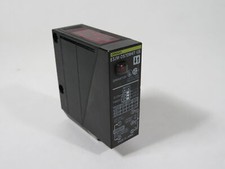 Omron E3JM-DS70M4T-US Diffuse-Reflective Sensor 24-240VAC COSMETIC DAMAGE USED