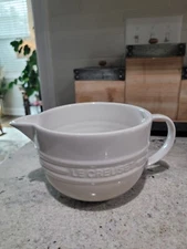 Le Creuset 2 1/8 Qt Batter Bowl Meringue New!