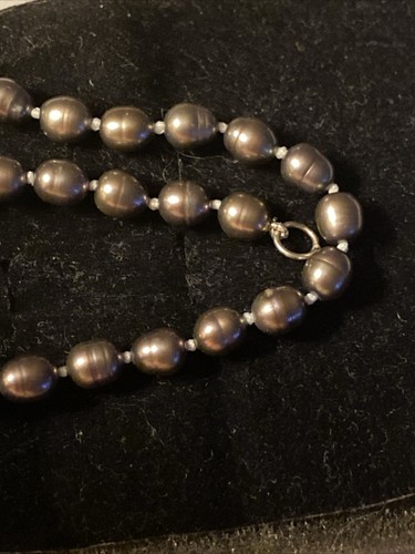 Juego de collar y pulsera de perlas grises anudados de colección cultivados 5-6 mm como nuevos - Imagen 14 de 18