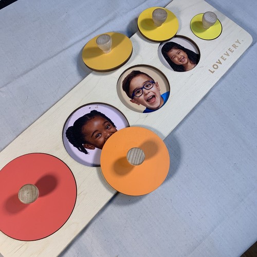 LOVEVERY GRADUATED SIZE CIRCLE OF FRIENDS TODDLER WOOD PUZZLE, MONTESSORI - Picture 3 of 5