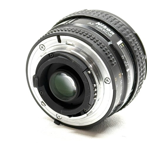 Nikon AF NIKKOR 20mm f/2.8 D Ultra Wide Angle Prime Lens - Picture 6 of 7