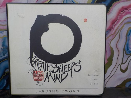 BOOK/AUDIOBOOK Tape Jakusho Kwong-roshiBREATH SWEEPS MIND: INTIMATE HEART OF ZEN - Afbeelding 2 van 7