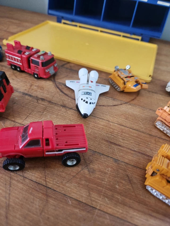 GoBots Lot Of 10 Bandai Figures 80s with original storage case - Image 4 of 4