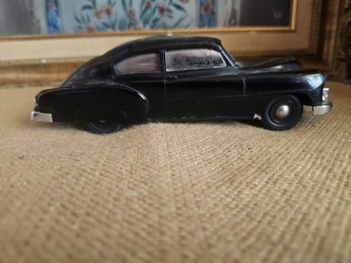 Chevrolet 1951 4 puertas sedán concesionario modelo de auto promocional con mecanismo de cuerda AMT - Imagen 2 de 24