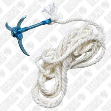 Mezco One:12 Arctic Doc Nocturnal - Foldable Grapple Hook & Rope 1:12 Scale