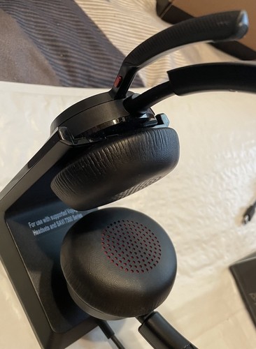 Poly Voyager Focus 2 UC Wireless Bluetooth Headset W/Stand, Noise Cancelation - Picture 2 of 7
