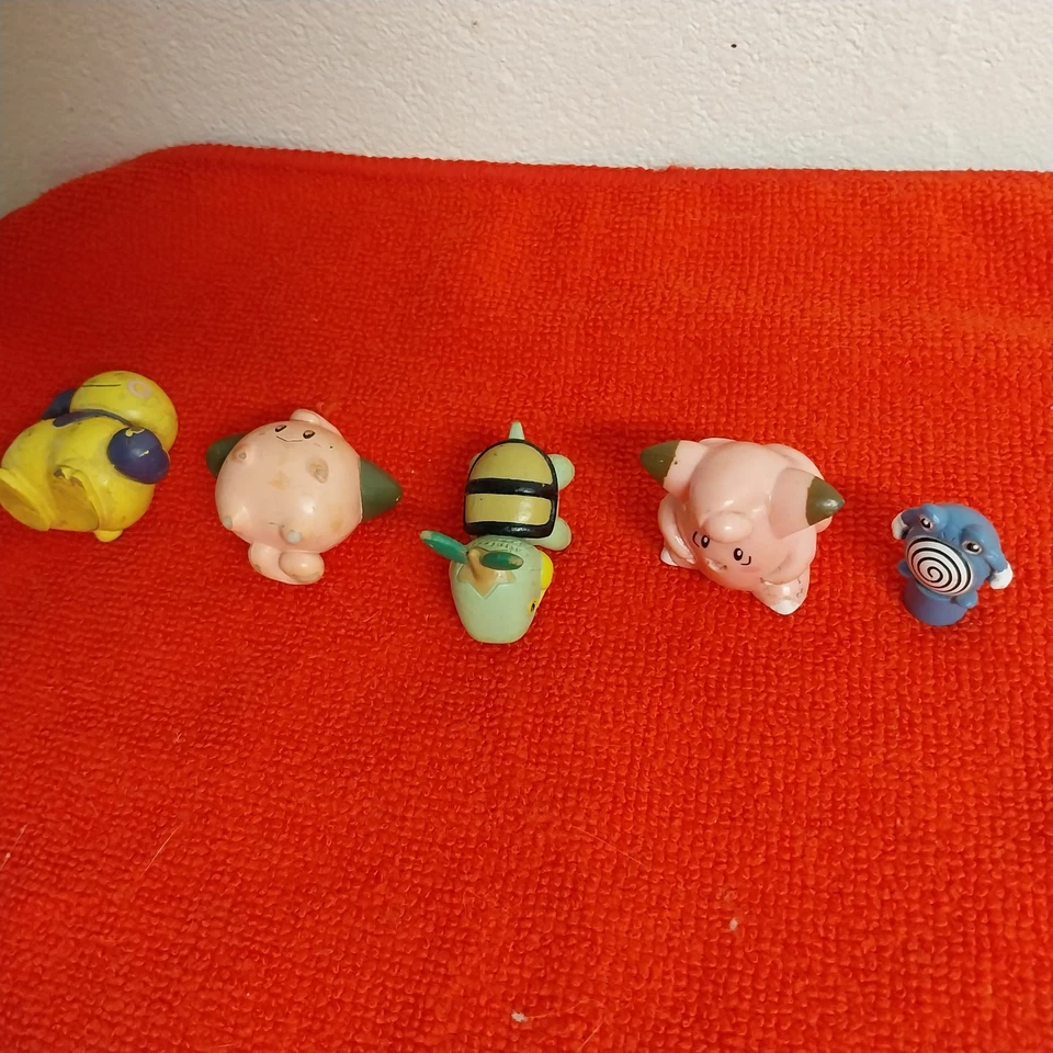 Lot figurines Pokémon Nintendo - à nettoyer... - Photo 2/3