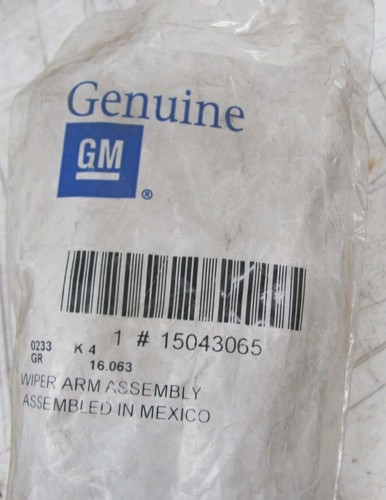 NOS GM 15043065 Windshield Wiper Arm LH Drivers Front 1995-05 S10 Bravada Jimmy - Picture 1 of 6