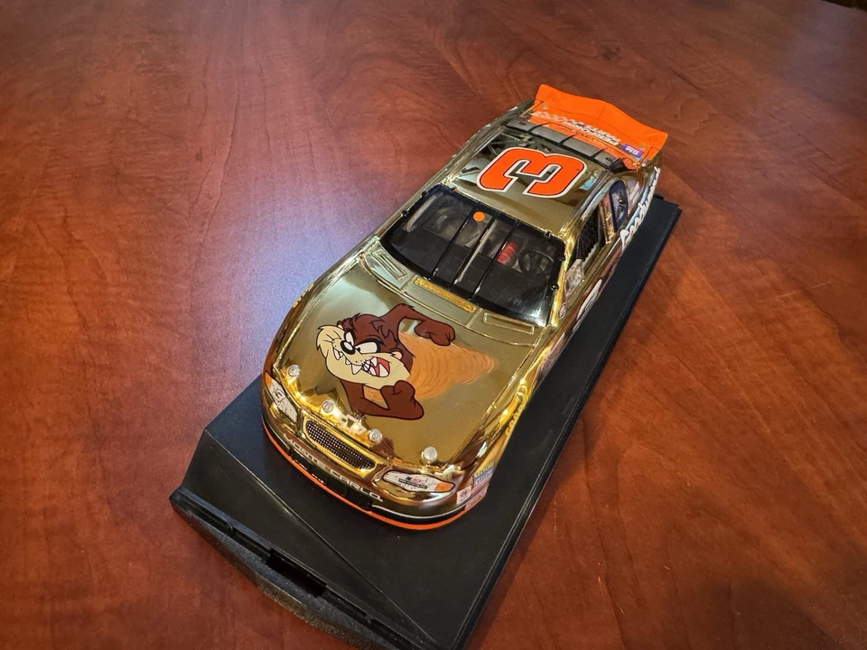 1:24 Dale Earnhardt #3 GM Goodwrench Service Plus Taz/No Bull 2000 Gold LE Foto 2 de 4