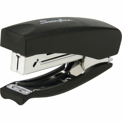 Swingline Soft Grip Hand Stapler - 20 Sheets Capacity - 105 Staples Capacity - - Picture 4 of 8