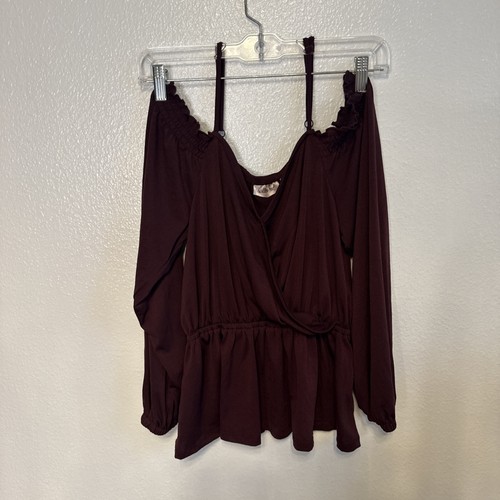 WILLOW + ROOT Elegante Borgoña Fuera del Hombro Top Talla Med Peplum Bajo Smocking - Imagen 2 de 6