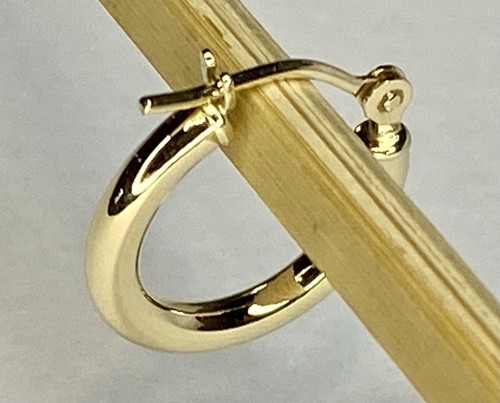 One Single JCM 14K Yellow Gold 1/2 Inch Huggie Hoop Leverback Earring .28gr - Picture 2 of 11
