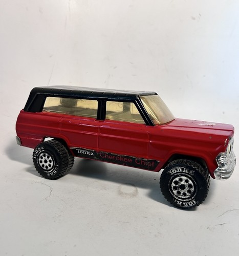 TONKA 1970 Rare Jeep Cherokee Chief Wagoneer Red 9" Pressed Steel 53078  USA - Picture 2 of 13