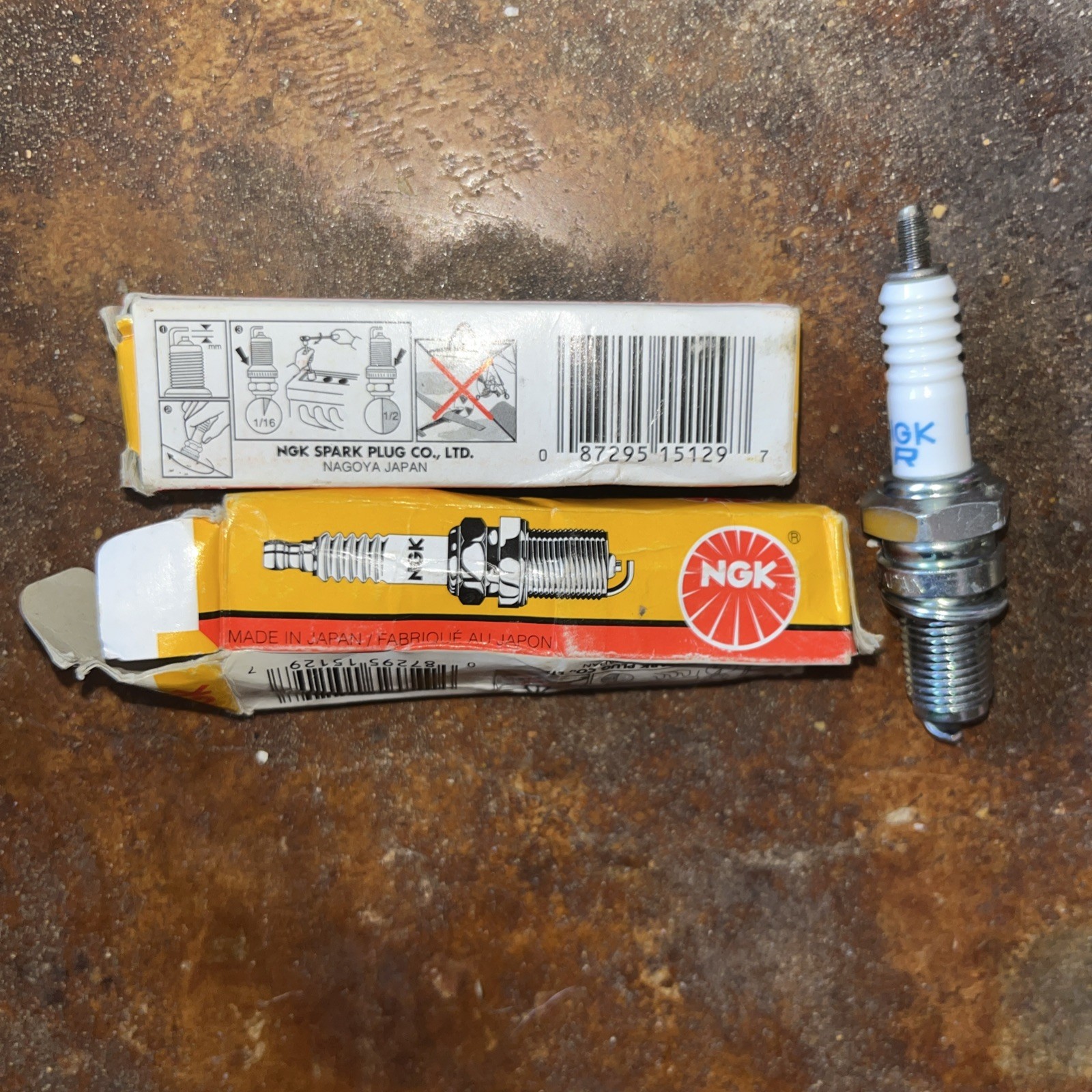 2 Plugs of NGK DPR7EA-9/5129 Standard Spark Plugs