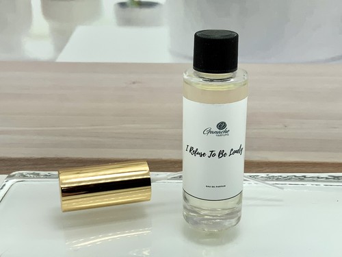 I Refuse To Be Lonely Ganache Parfums 1,7 Oz. eingestellt - Bild 1 von 3