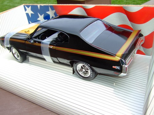 1:18 Scale 1971 Buick GSX---BOX---EXCELLENT--- - Picture 5 of 8