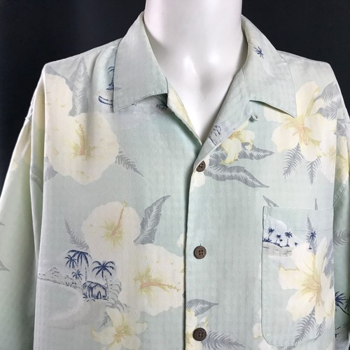 TOMMY BAHAMA Hawaiian Shirt Mens 100% SILK Green Tiki Huts Palm Trees Tropical L - Picture 1 of 6