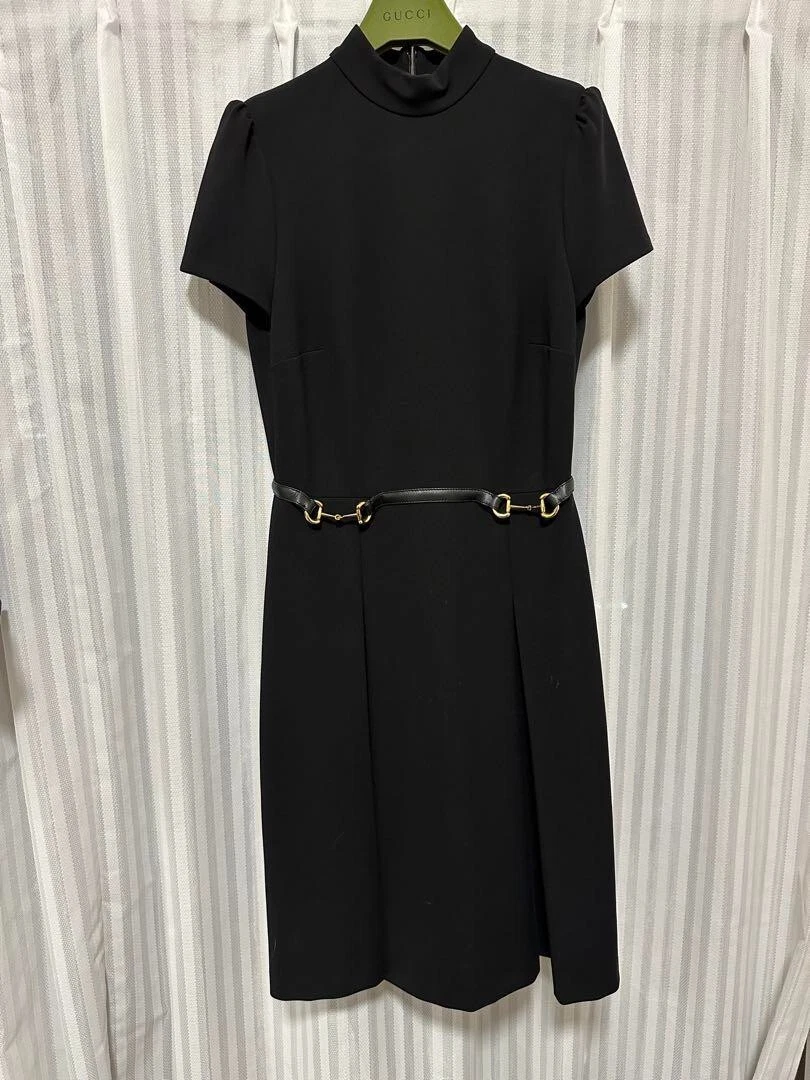 Robe GUCCI femme taille M rayonne noire manches courtes formelle