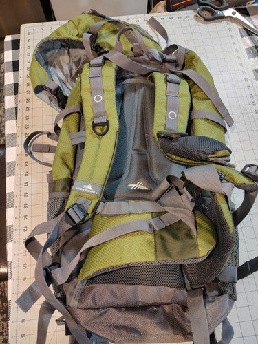 High Sierra Summit 45 Hiking Backpack Green Mountain Camping Hiking Backpack NWT - Picture 6 of 17