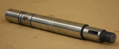 800 SHAFT EATON PUMP SHAFT (800 7 5/16" THREADED W/KEYWAY) ***NEW*** - Bild 2 von 3