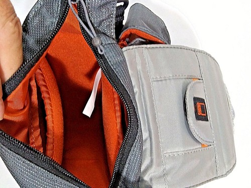 Lowe Pro Compact ILC Courier 70 Compact Lens/Camera Bag Grey NEW - Picture 3 of 6