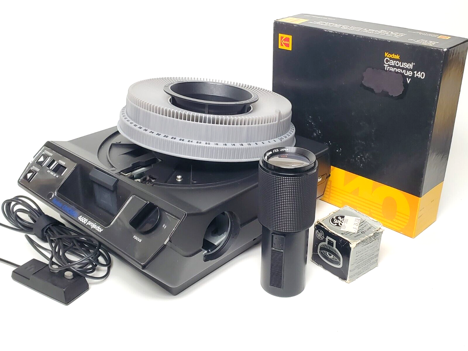 KODAK Carousel 4600 Auto Focus Slide Projector w/ Zoom Lens & Tray