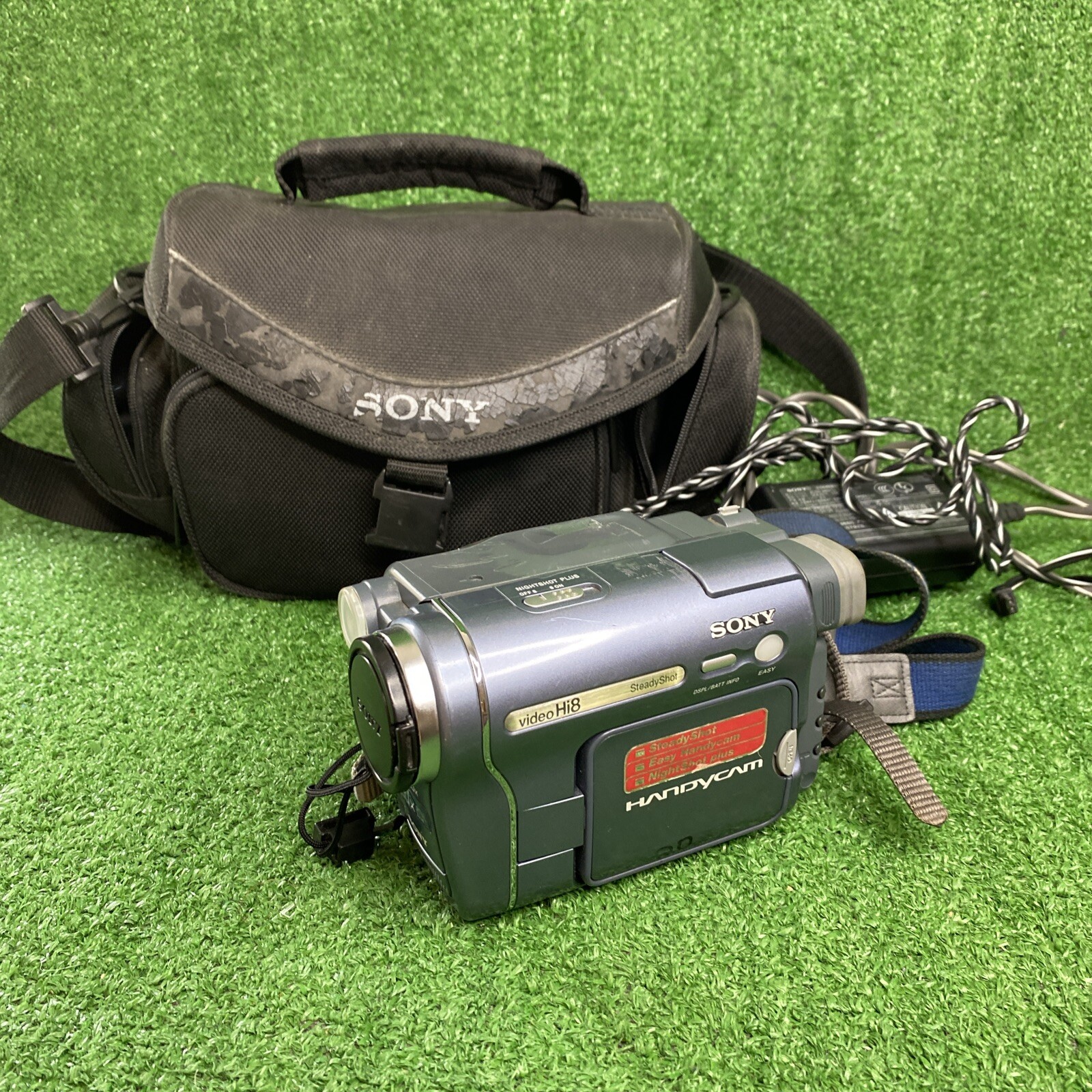 Sony CCDTRV328 HI8 8mm Video8 Camera Camcorder VCR Player Video