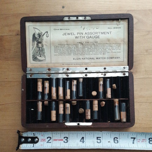 Assortimento spille gioielli vintage Elgin National Watch Company con scatola calibro lunga 6,5 - Foto 21 di 24