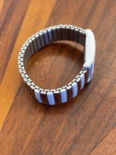 Donna Vivian Women’s Watch Fashion Two Tone Stretch Bracelet 19mm - New Battery - Picture 2 of 5