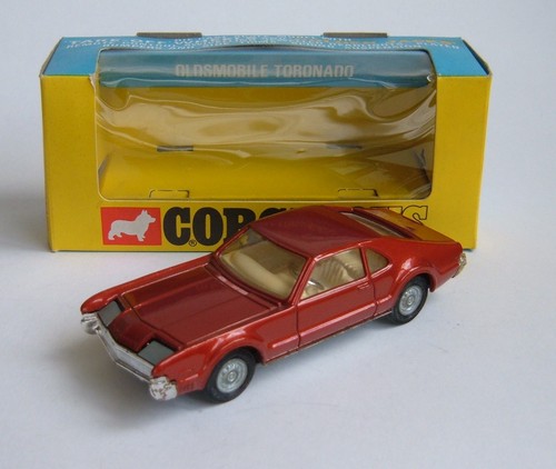 Corgi Toys No. 276, Oldsmobile Toronado 'Take-off Wheels' Golden Jacks - Mint - Picture 1 of 7