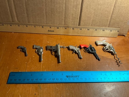 6 Vintage Key Chain Toy guns, See photos - Picture 9 of 15
